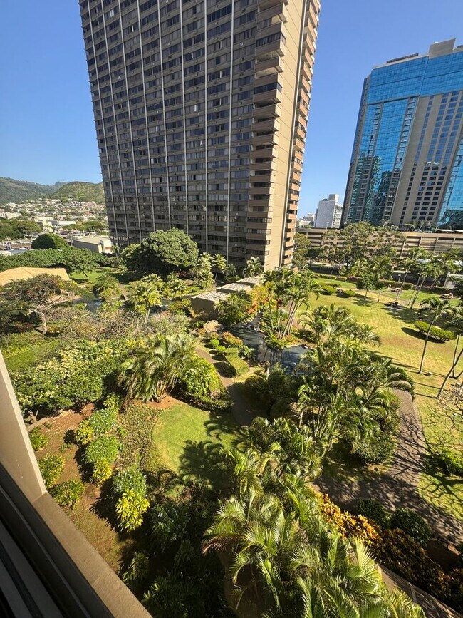 Building Photo - Available Now! Furnished Downtown 1 Bed/ 1 Bath Condo with A/C & Pool at Kukui Plaza