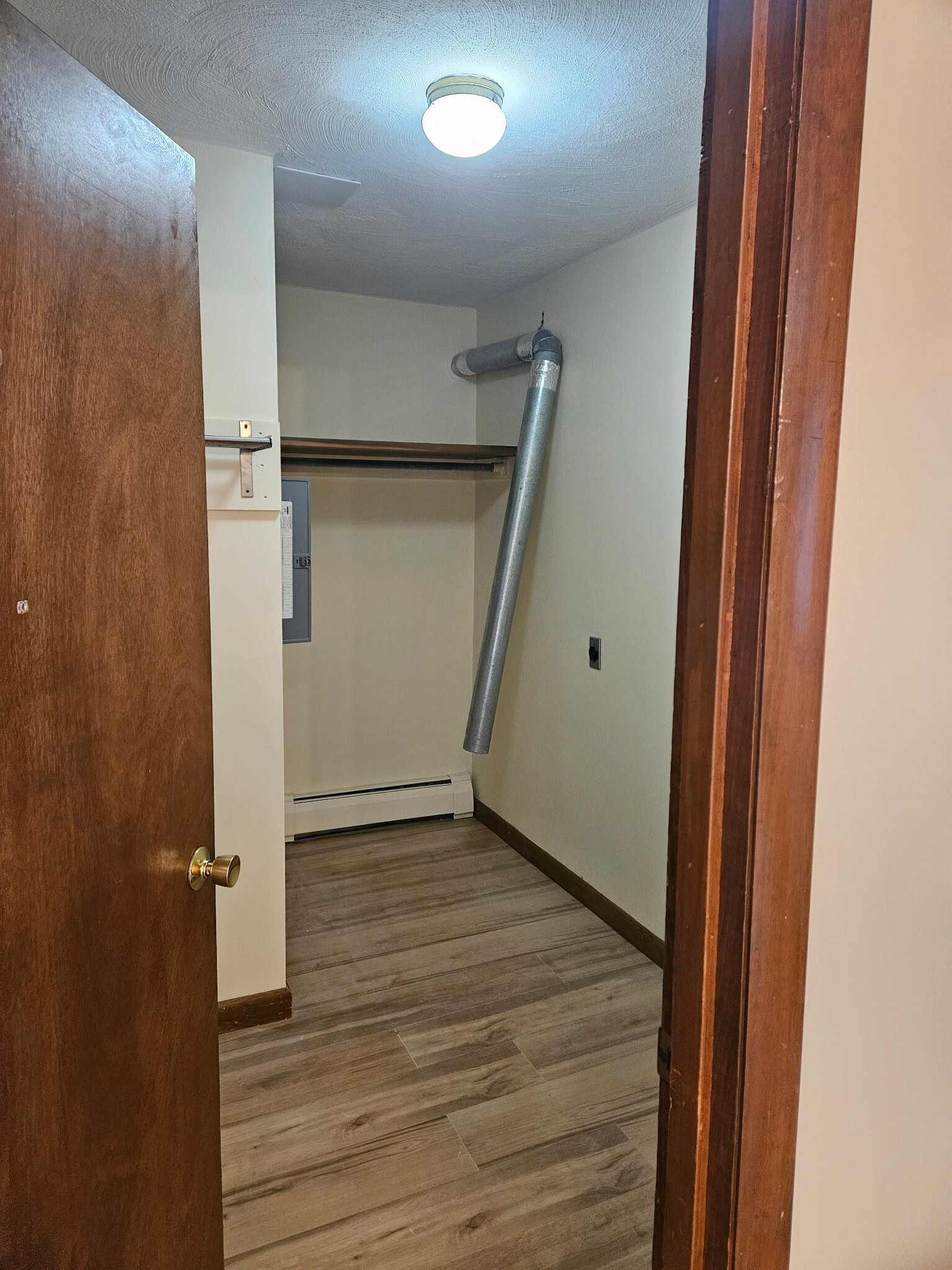 Building Photo - 54 Pleasant St