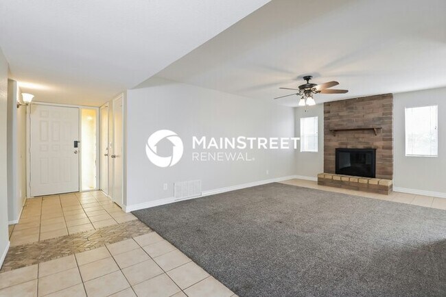 Building Photo - 4 Bedroom Pet-Friendly Home in Tucson, AZ with Main Street Renewal