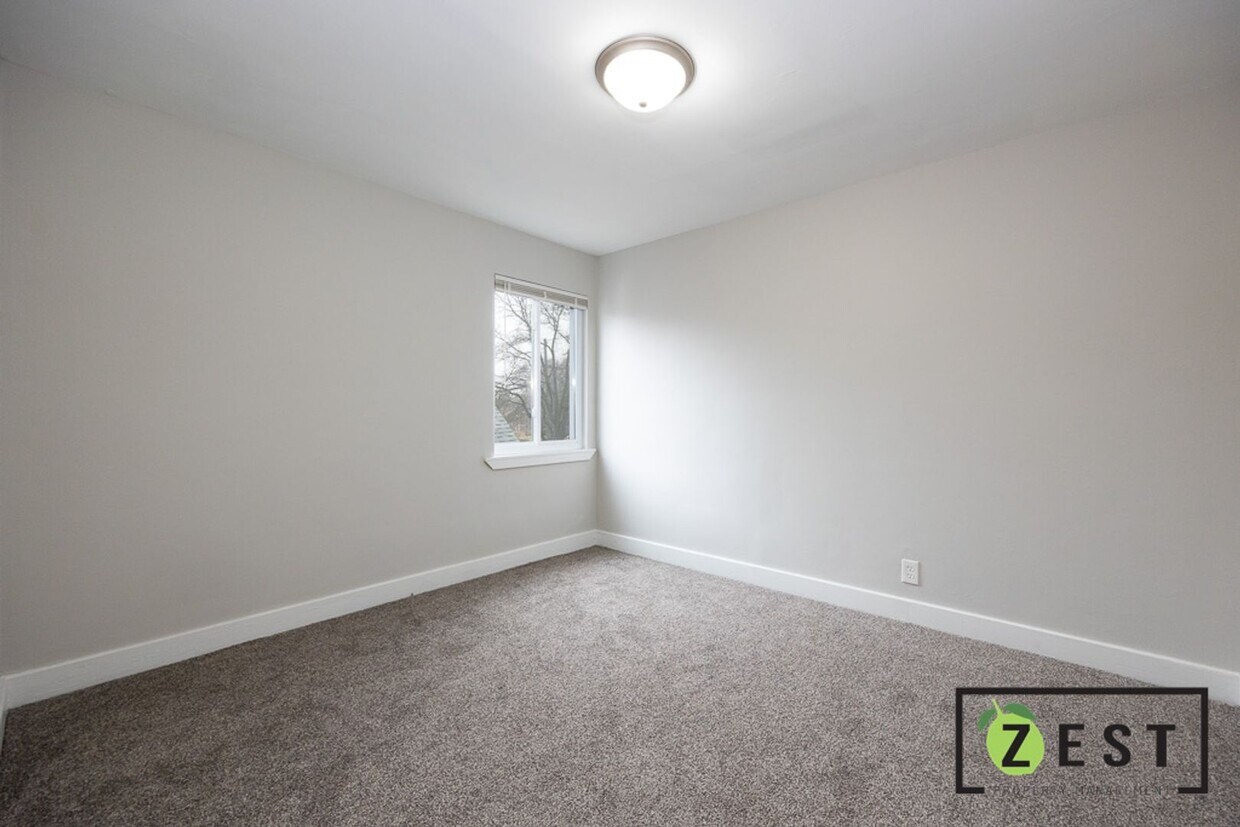 Building Photo - 9770 Outer