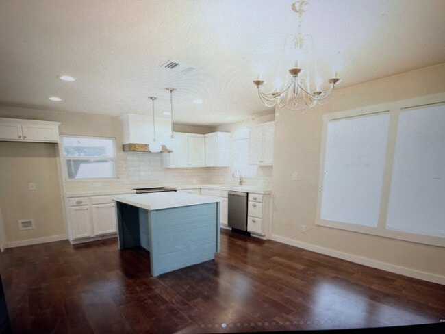 Building Photo - 226 Venice St