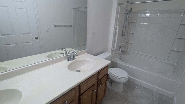 Building Photo - SUPER NICE 2-BDRM, 2-BATH MAIN LEVEL CONDO...
