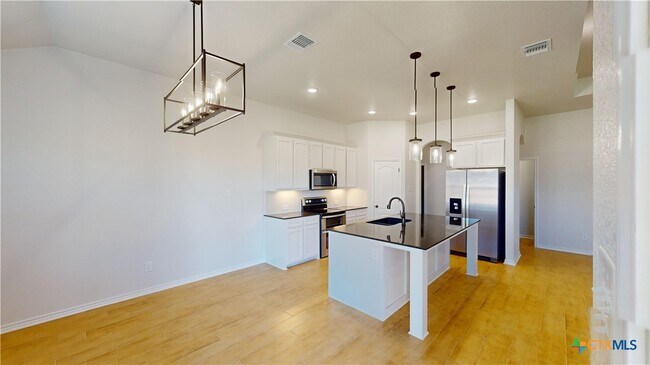Building Photo - 808 Dred Roger Circle
