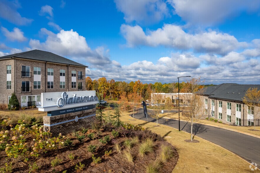 The Statesman 1600 Ronald Reagan Blvd Cumming GA 30041 Apartment Finder