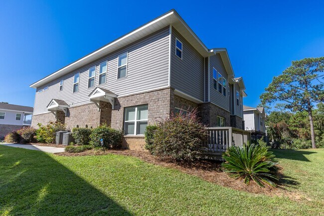 Building Photo - Ground-Floor Condo with Garage in Quail Ho...