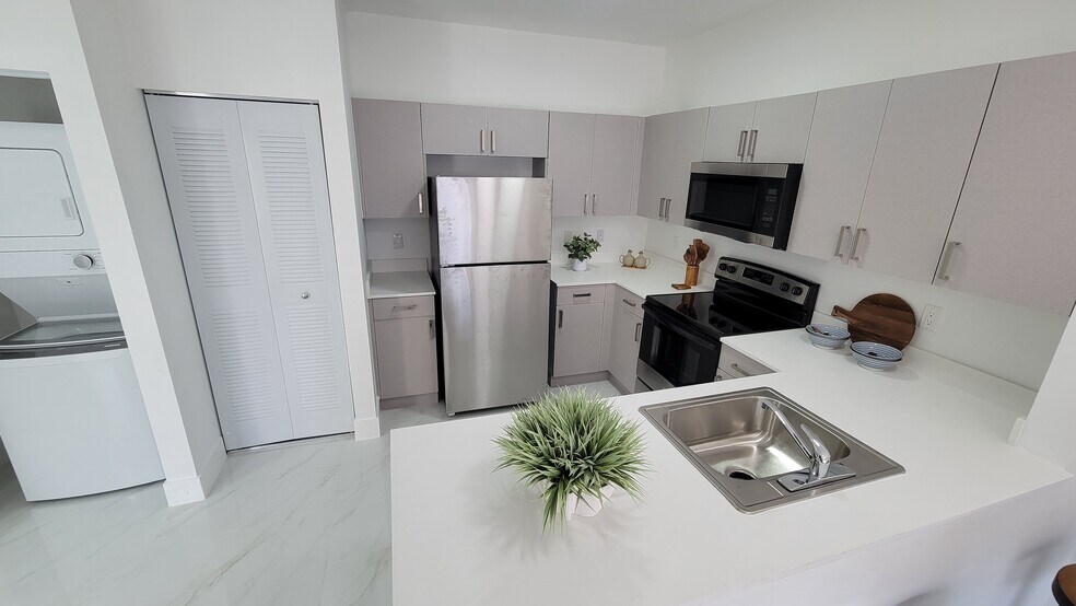 Building Photo - 1380 W 30th St