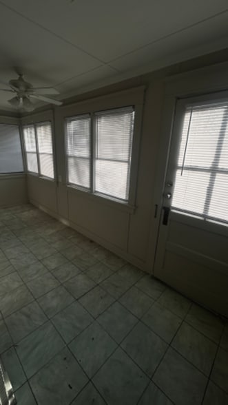 Building Photo - 3010 Wentworth Ave