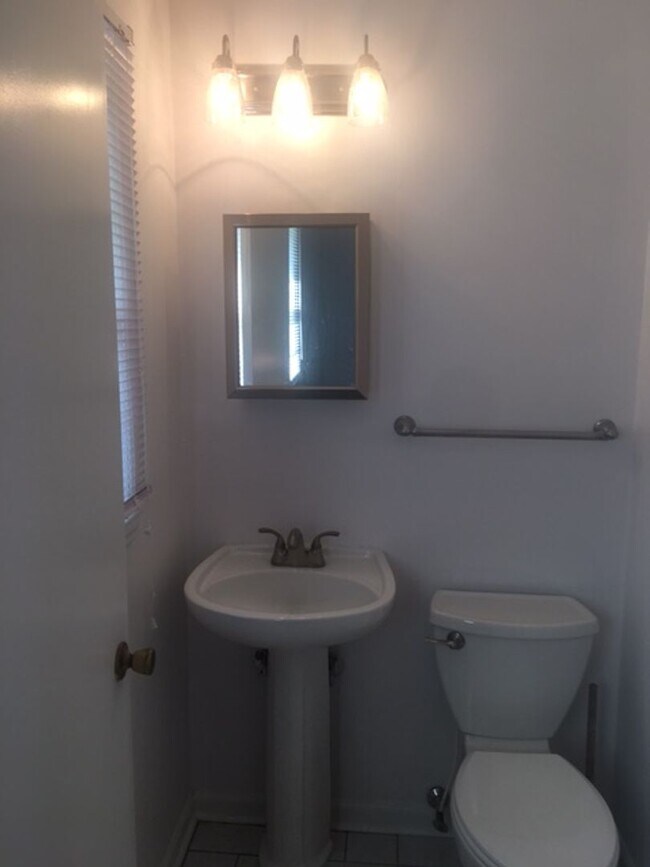 Building Photo - Ranch home located in Henry Clay subdivision   20260804