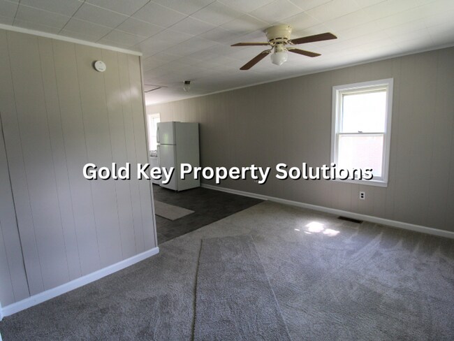 Building Photo - 2 BR 1 BA House with Covered Front Porch (NO SECTION 8)