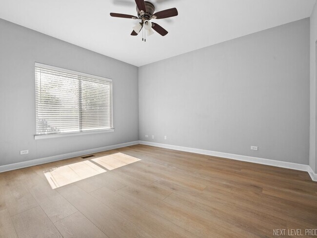 Building Photo - 819 Asbury Dr