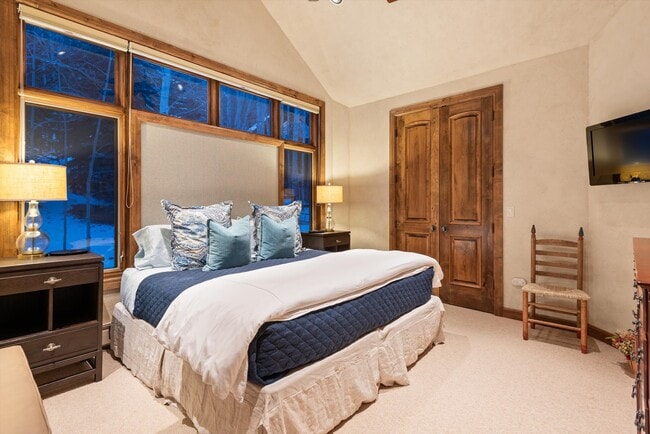 Building Photo - 395 Silverlode Dr