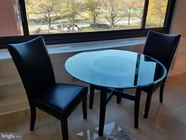 Building Photo - 1011 Arlington Blvd