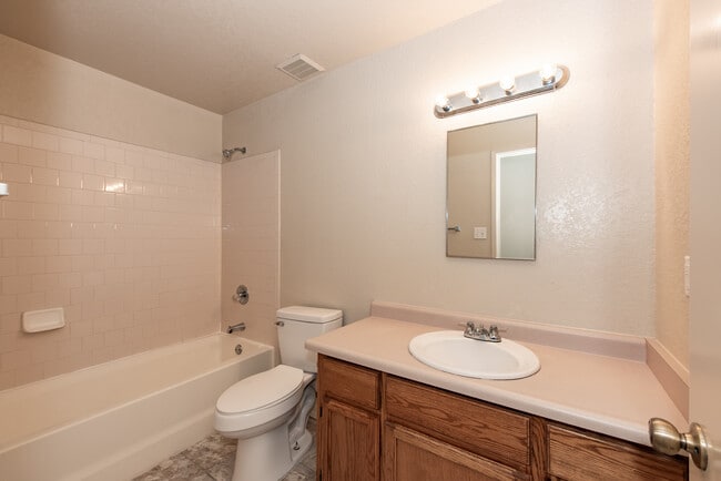 Building Photo - 2866 S 30th Dr