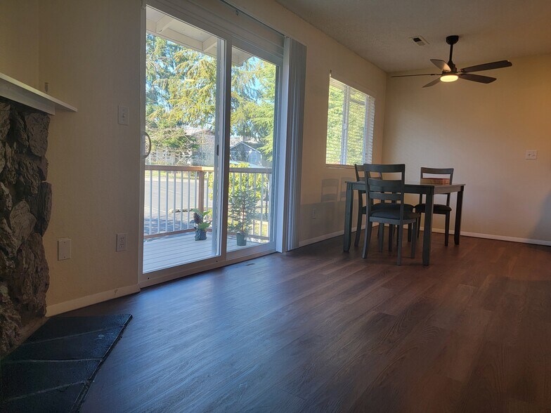 Building Photo - 14124 74th Pl NE