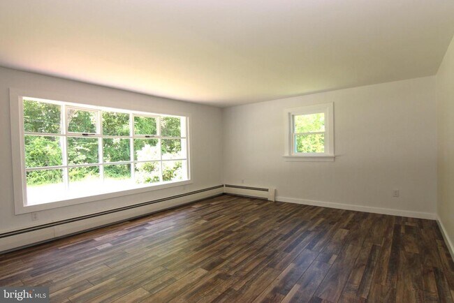 Building Photo - 151 Dogwood Dr