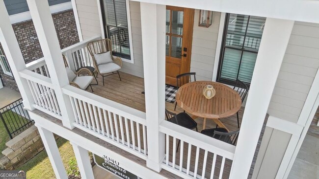 Building Photo - 3042 State St