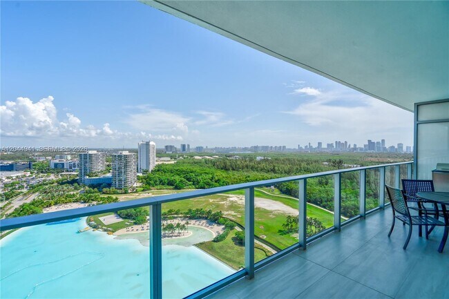 Building Photo - 2411 Laguna Cir