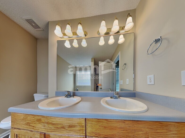 Building Photo - 197 Moreland Cir