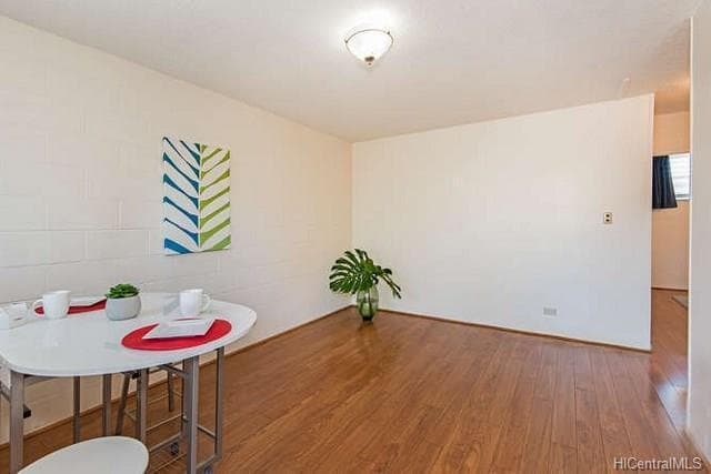 Wilder Hale in Makiki - Wilder Hale  in Makiki