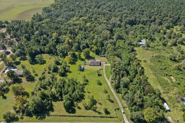 Building Photo - 806 Co Rd 2112