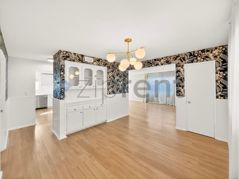 Building Photo - 13626 Cerise Ave