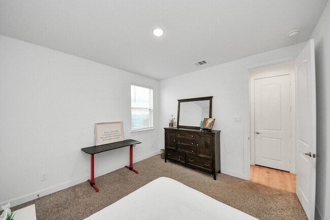 Building Photo - 21130 Almaco Dr
