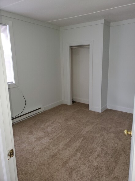 Building Photo - 354 Cherry St