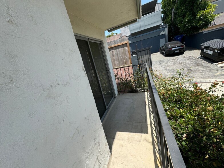 Building Photo - 3432-3434 S Centinela Ave