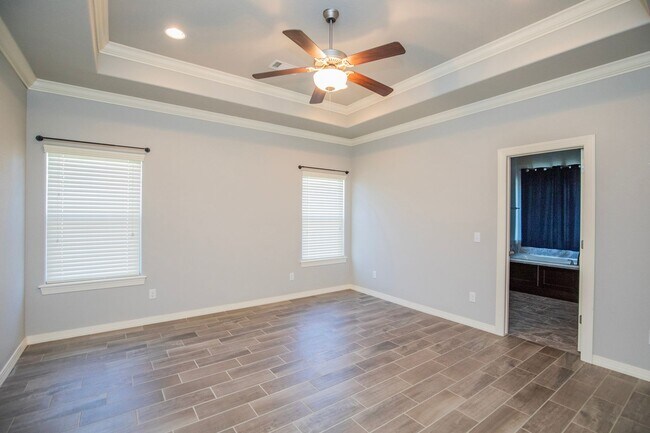 Building Photo - ***750 Fontana Street***