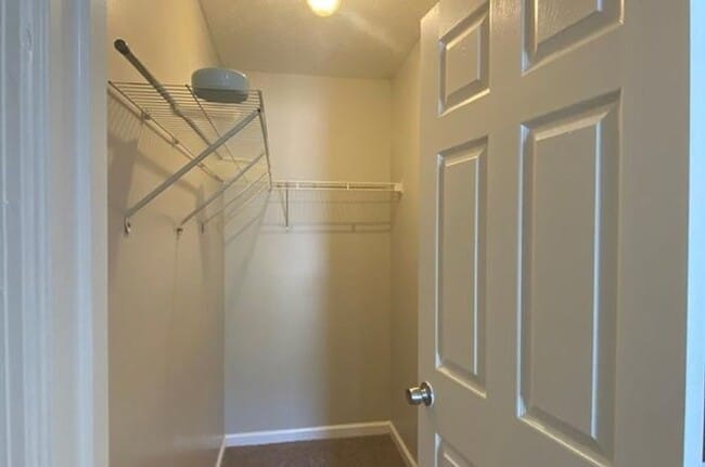 Building Photo - Charming 3BR Duplex in Columbus