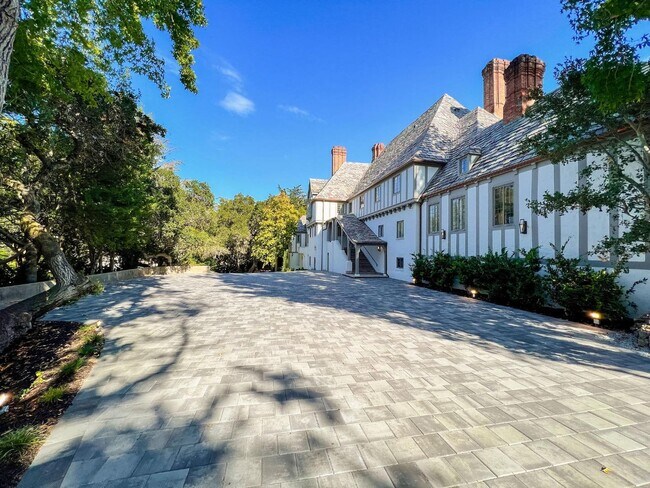 Building Photo - 85 Fagan Dr