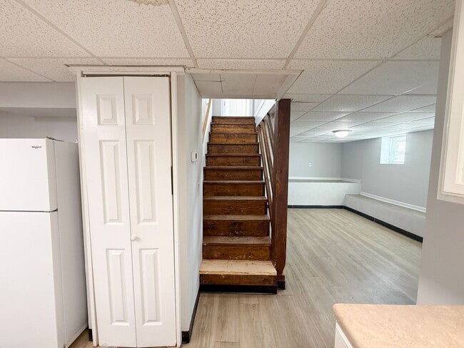 Building Photo - 4 Bedroom Two-Story Home with Large Yard, Lawn Care Included