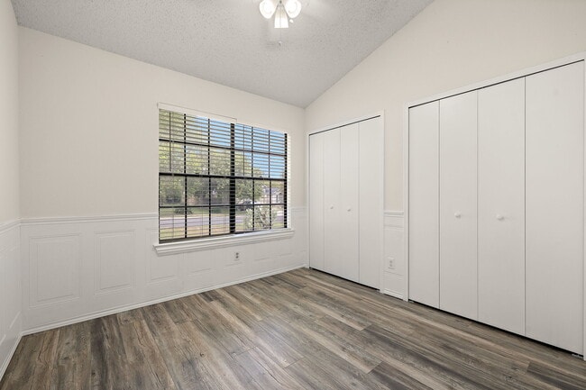 Building Photo - 1705 Laurel Path