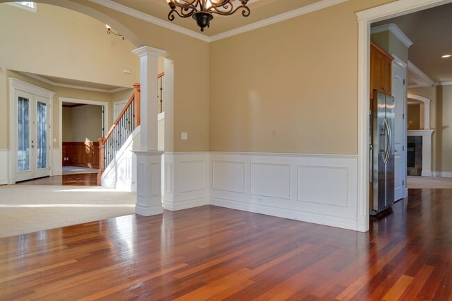 Building Photo - Kent Easthill 2 Story