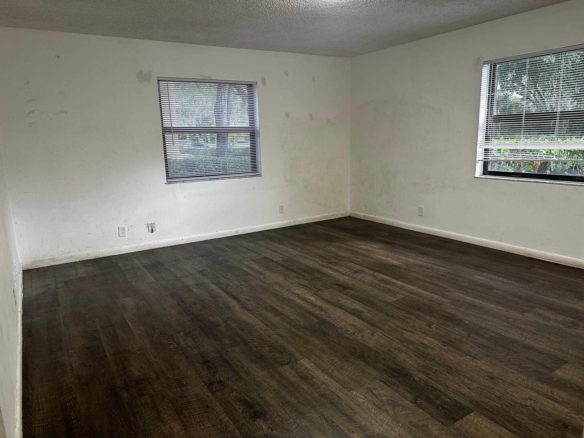 Building Photo - 10875 NW 45th St