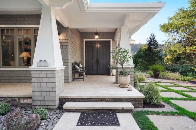 Building Photo - 10 Idlewood Rd