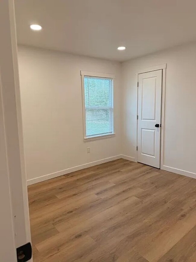 Building Photo - Newly Remodeled 2 bed 1 bath Home in Marys...