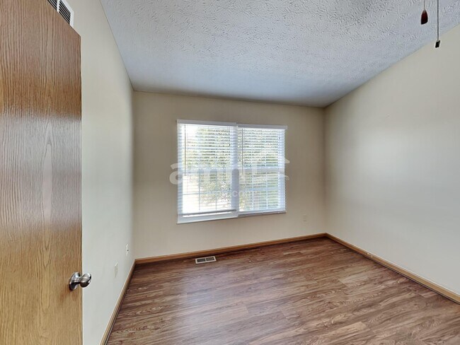 Building Photo - 115 Grove Run Rd