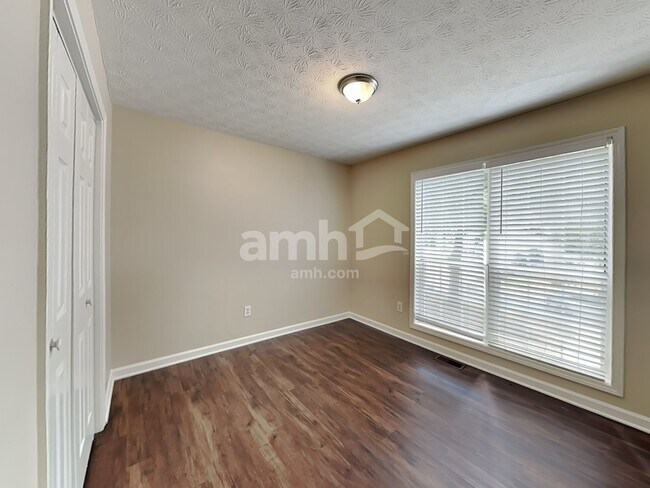 Building Photo - 2708 Horseshoe Creek Drive