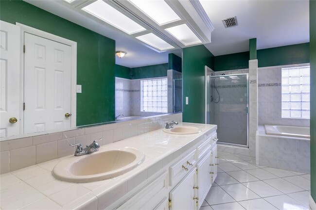 Building Photo - 3482 Chablis Dr