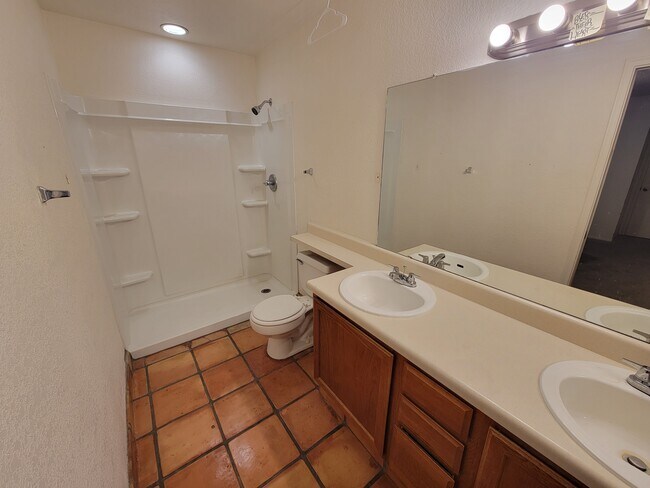 Building Photo - 9975 E Gray Hawk Dr