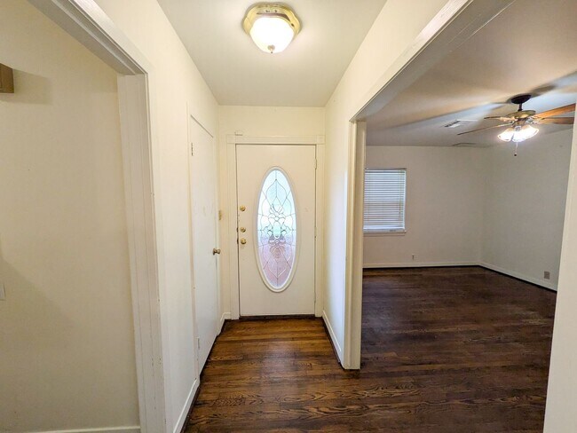 Building Photo - 5040 Raleigh Dr