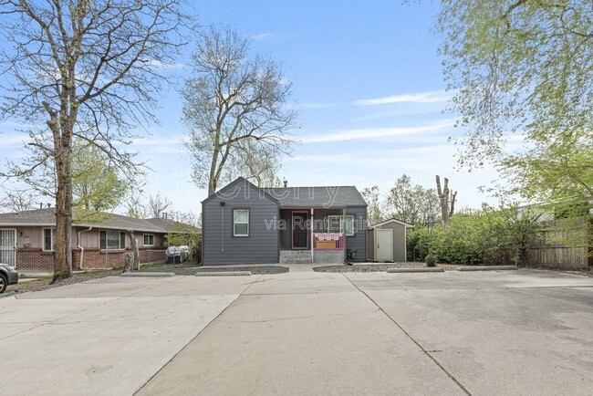 Building Photo - 156 S Newton St