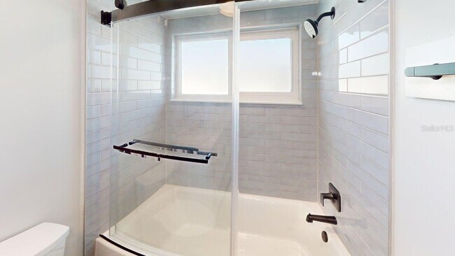 Building Photo - 500 Madeira Rentals / Unit 1