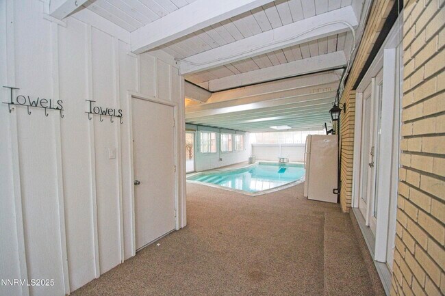 Building Photo - 601 Ivy St