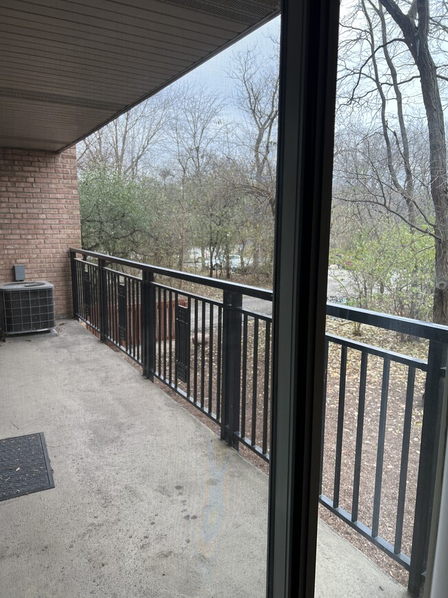 2nd floor balcony - 5950 Oakwood Dr