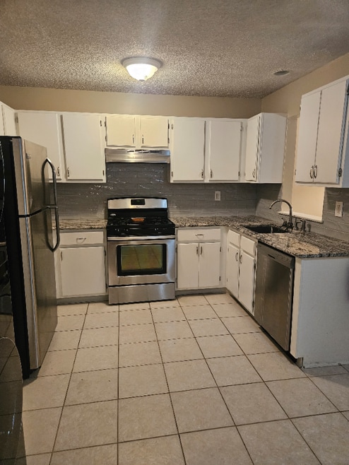 Building Photo - 107 Hyacinth Ln
