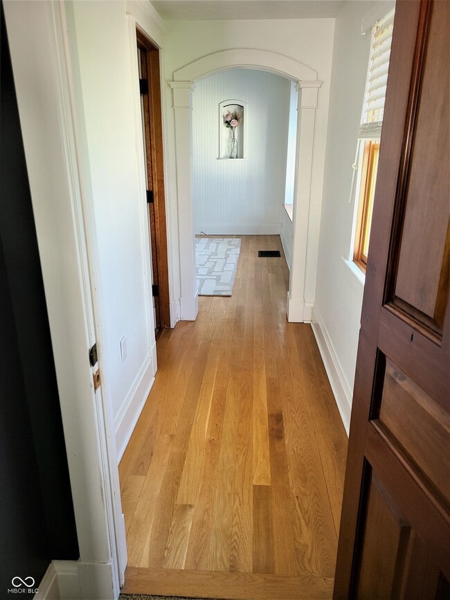 Building Photo - 131 1st Ave NW