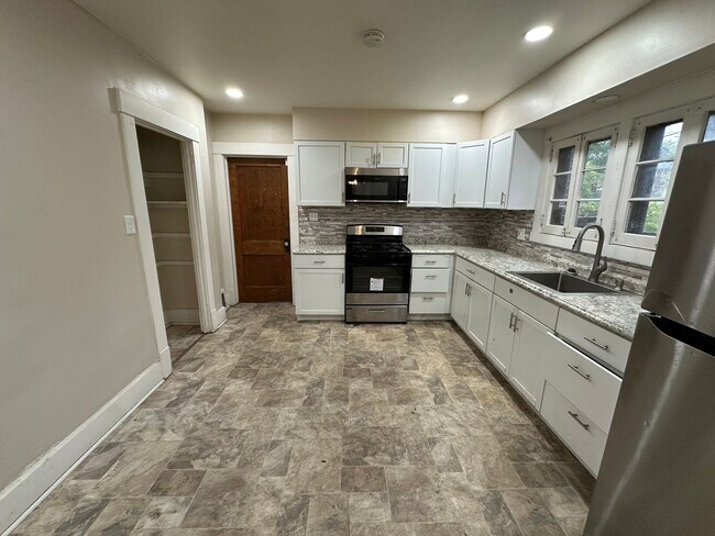 Building Photo - 177 Brookline Ave