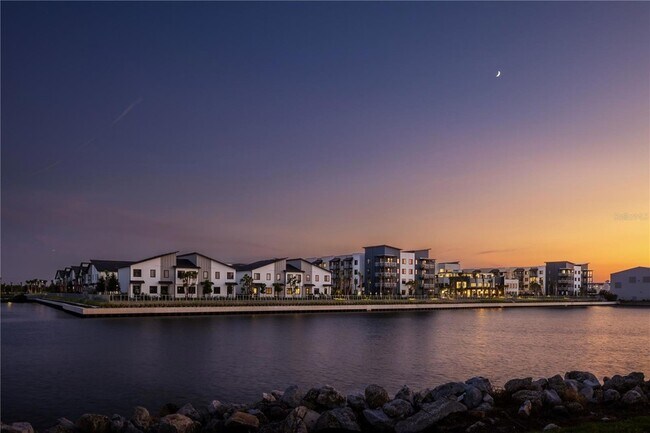 Building Photo - 5127 W Tyson Ave